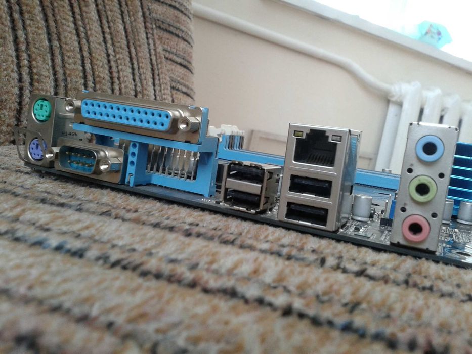 Материнська плата Asus sAM3/sAM3+