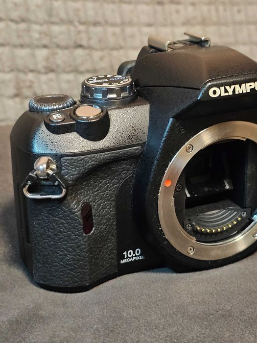 Продам цифрой фотоаппарат Olympus Е410 формата 4/3