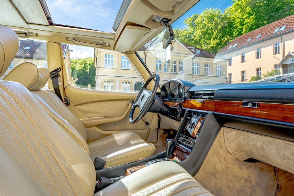 Klasyczny Mercedes S-Class z lat 70 do wynajęcia na ślub i inne okazje