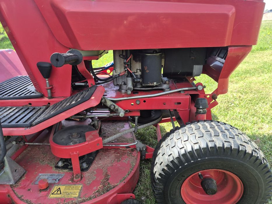 Traktorek zamiatarką kosiarka WESTWOOD 1012