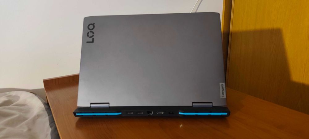 Lenovo LOQ 15APH8 – Ryzen 7 7840HS • RTX 4060 • Excelente Estado