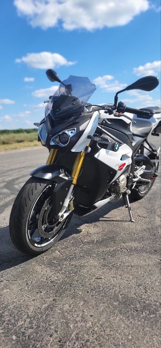 BMW S1000R street