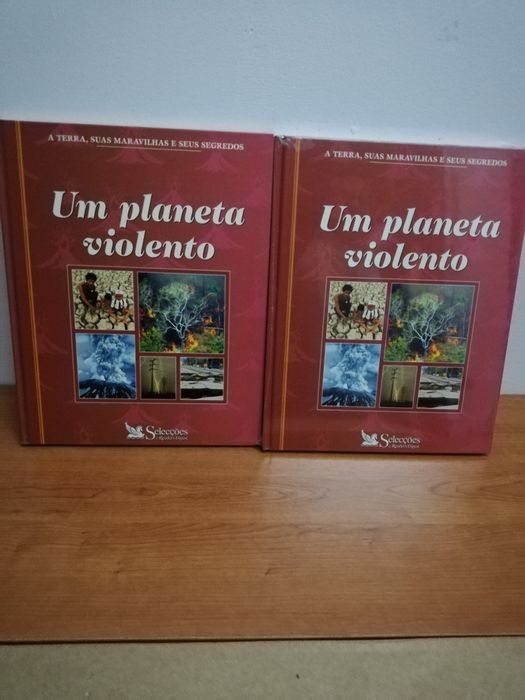 Vendo dois livros novos