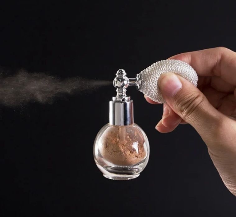 Migiełka w sprayu rozswietlacz do ciała złote drobinki