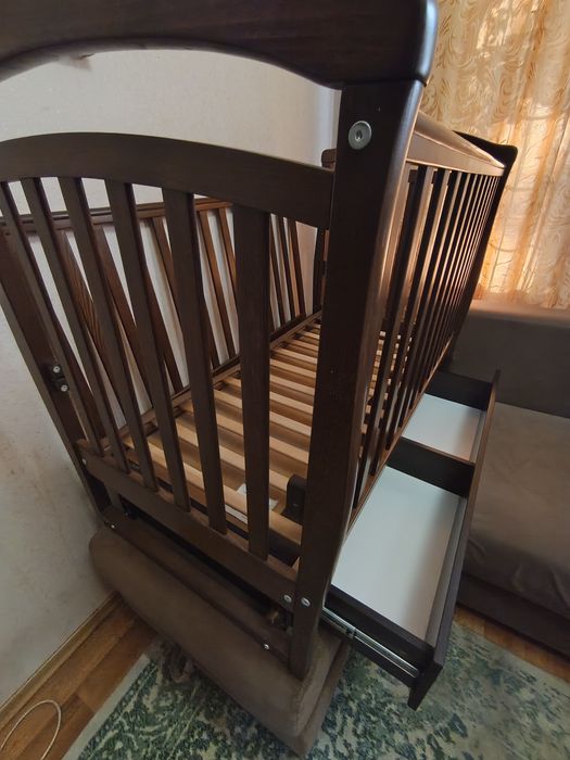 Дитяче ліжко продам за 4500 грн