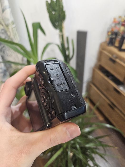 Canon PowerShot G10 – stan dobry, torba i ładowarka