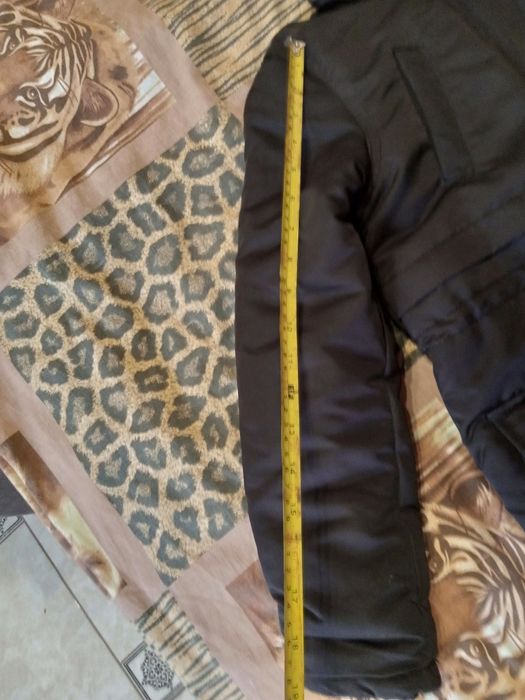 Продам зимнюю куртку на девочку