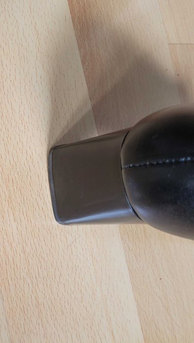 Eleganckie czarne pantofle damskie na obcasie
