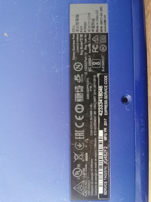 Laptop Dell inspiron P25T