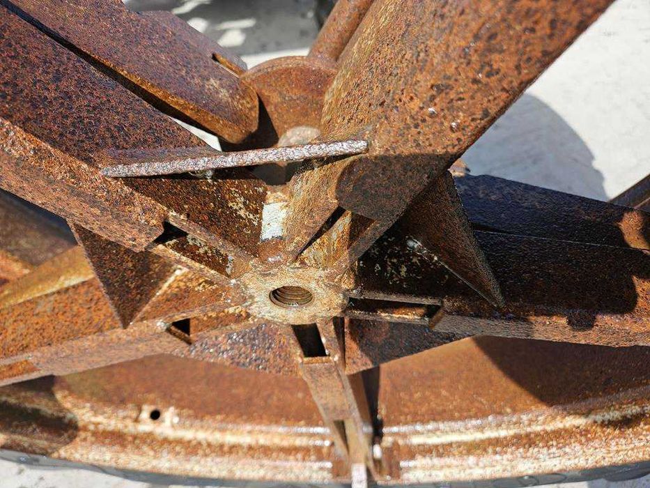 2 Koła rolnicze, bliźniaki, uprawowe 13,6R38