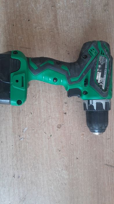 Wkrętarka Hitachi nie reaguje na baterie