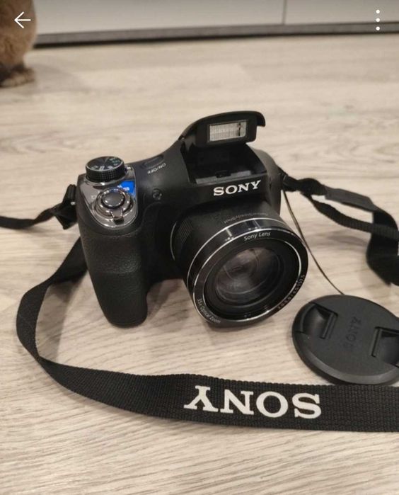 Câmera fotográfica Sony mais bolsa e carregador