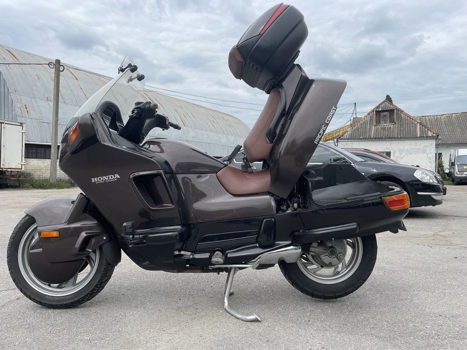 Honda PC800 Pacific Coast
