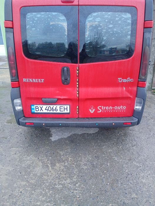 Renault trafic  7 мість