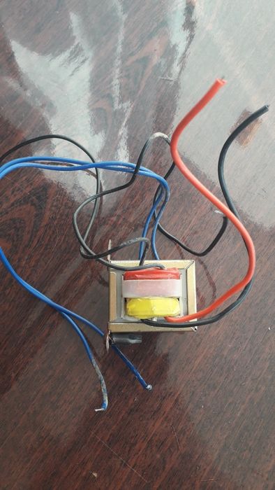 Трансформатор////