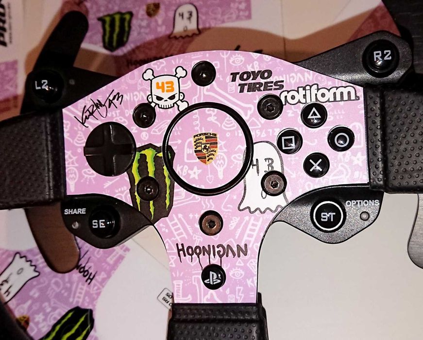 Naklejki na kierownicę Thrustmaster T300 RS GT różne wzory laminat UV
