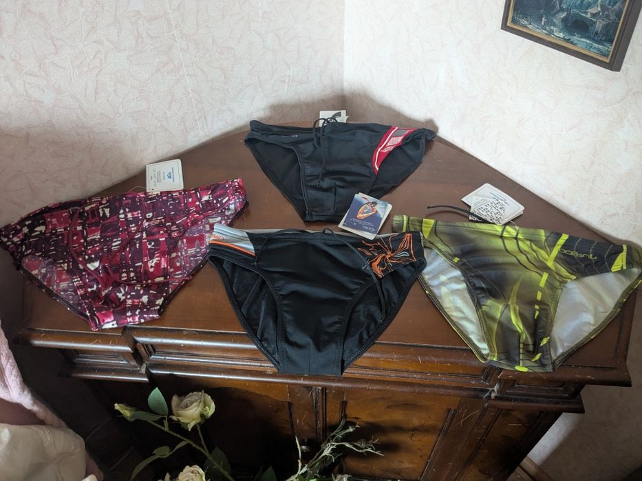 Продаються плавки чоловічі