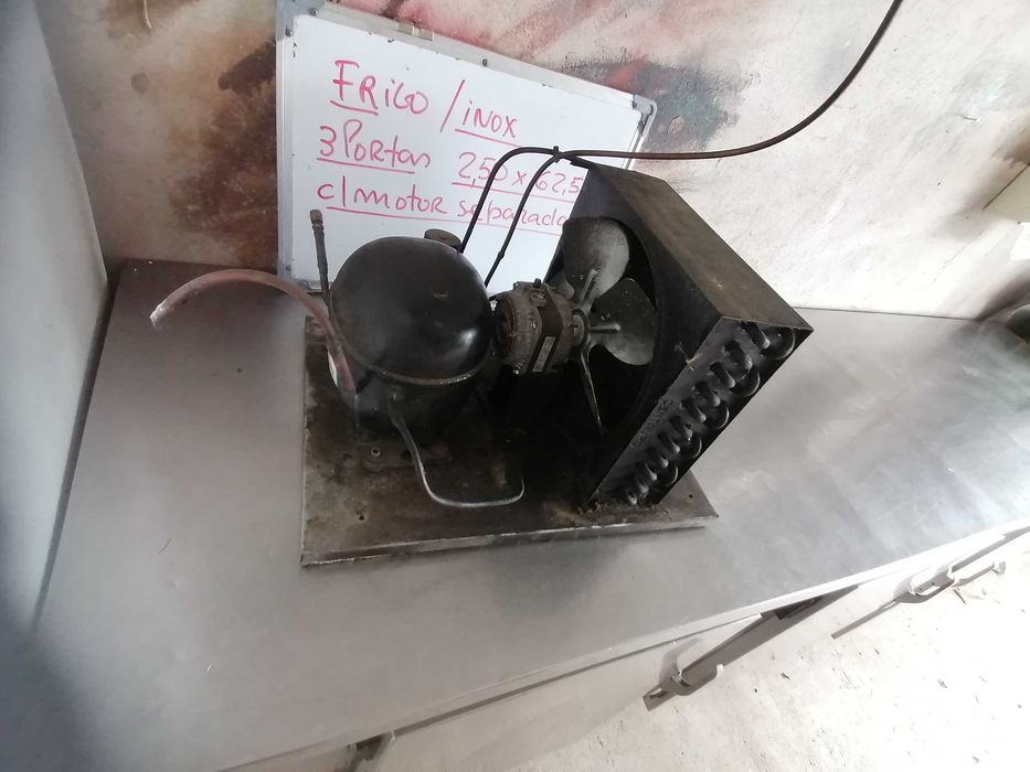 Frigorifico industrial com motor "semi-novo"