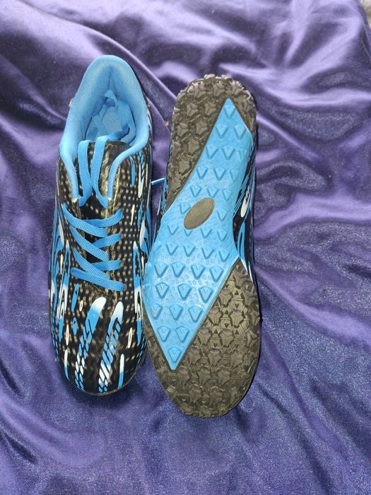 Sprzedam buty piłkarskie