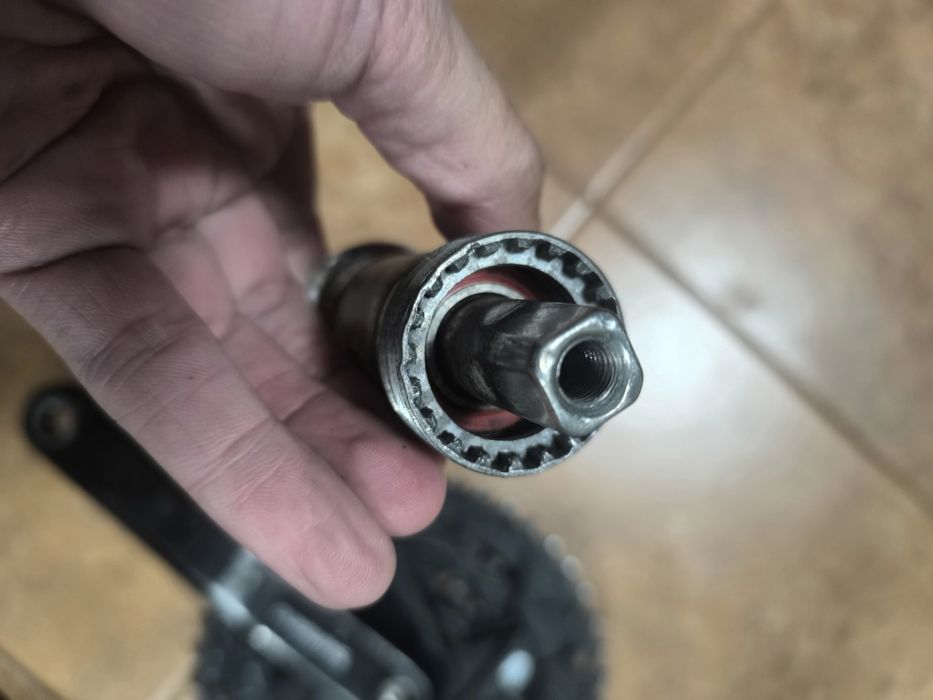 Pedaleira Shimano FC‑M371 3x9 velocidades – tripla 44/32/22