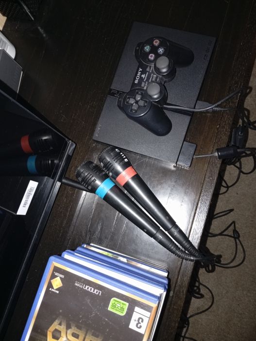 PS 2 Slim Duo com microfones