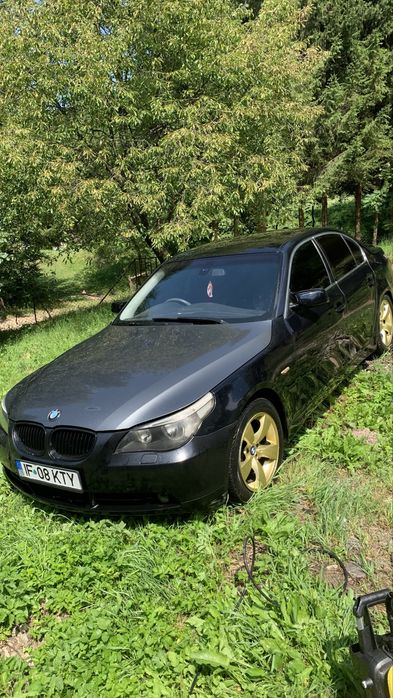 B .M.W    E 60  520 I