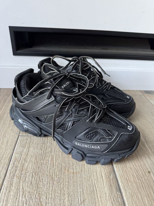 Balenciaga track
