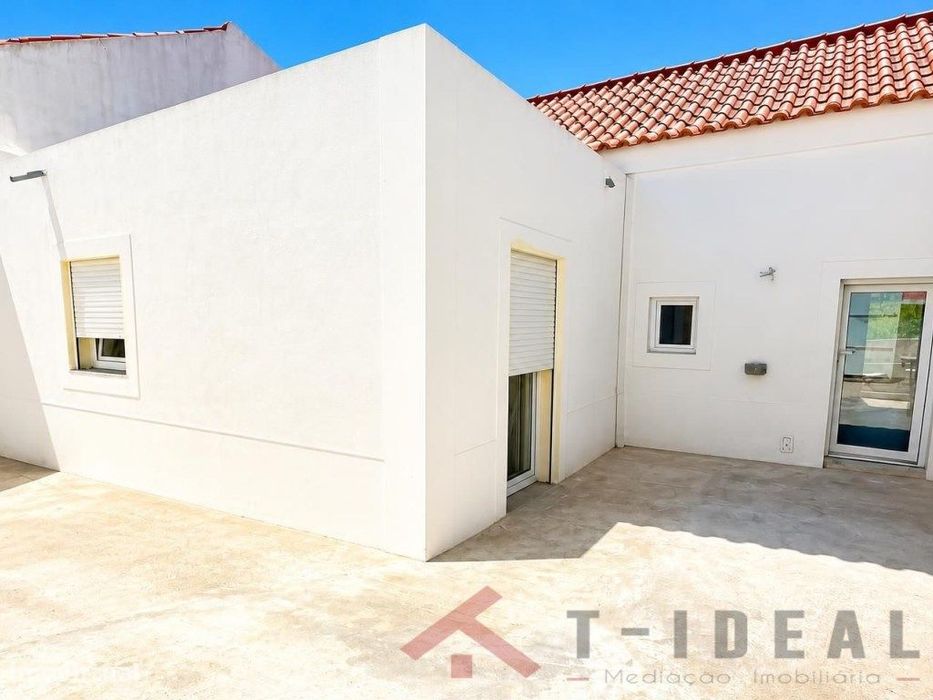 Moradia T3 Remodelada + T1 Independente no concelho da Lourinhã