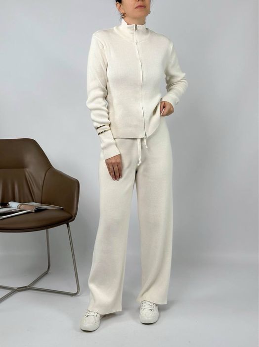 Теплий вʼязаний костюм на блискавці