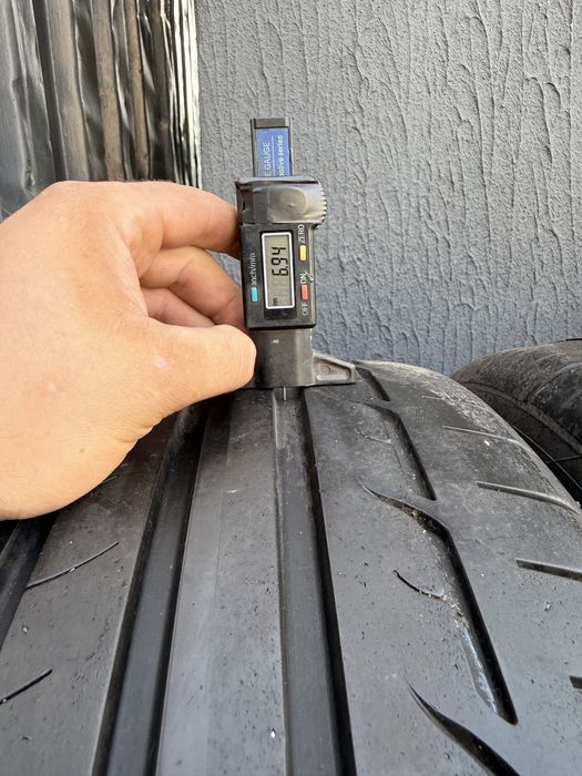 Шини літні 225/45 r19 Dunlop, Continental