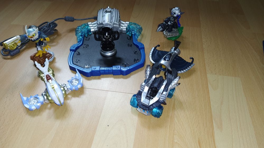 Skylanders Superchargers: figurki, puchar, pojazdy, portal, gra,