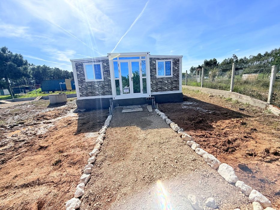 Casa pré- fabricada com terreno rustico