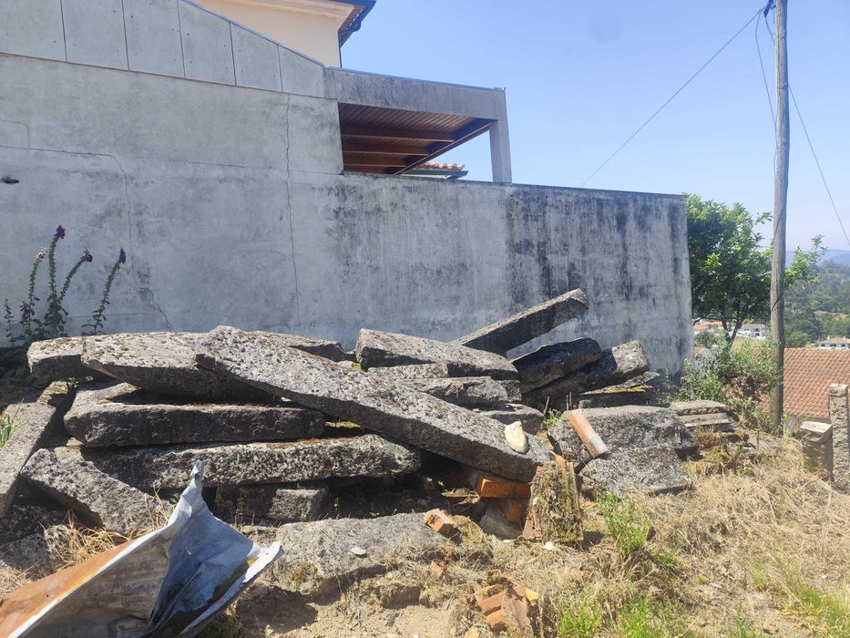 Vendo Pedra Rústica em Granito Maciço – Ideal para Muros, Lintéis, Degraus e Jardins