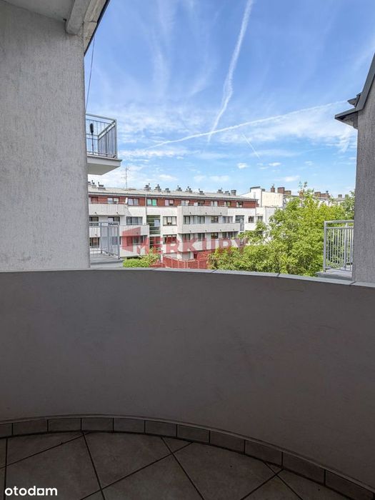 Krzyki | Balkon | Cisza i zieleń | do odnowienia