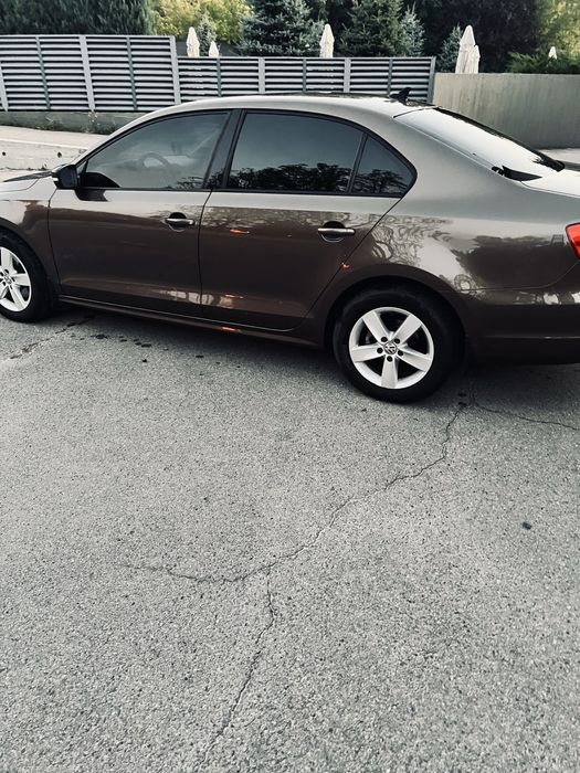 Volkswagen Jetta 2012 2.0TDI, в хорошем состоянии