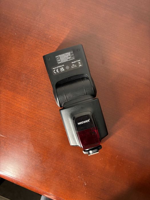 Flash Neewer TT560 Speedlite