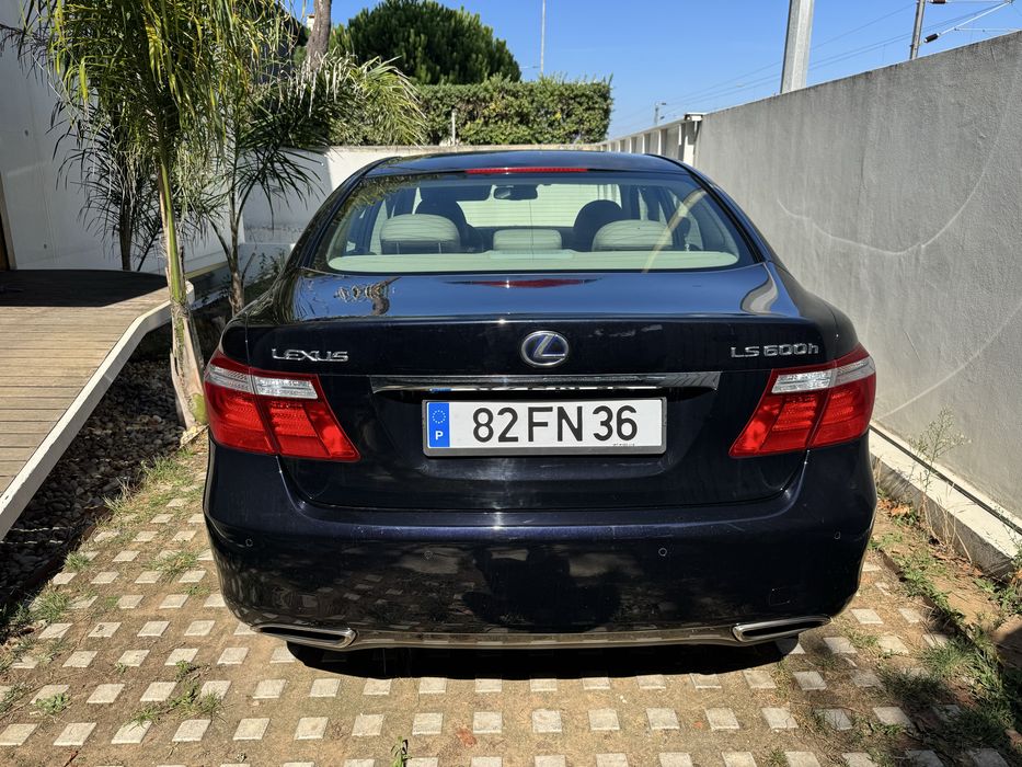Lexus LS600H 450cv foto 3