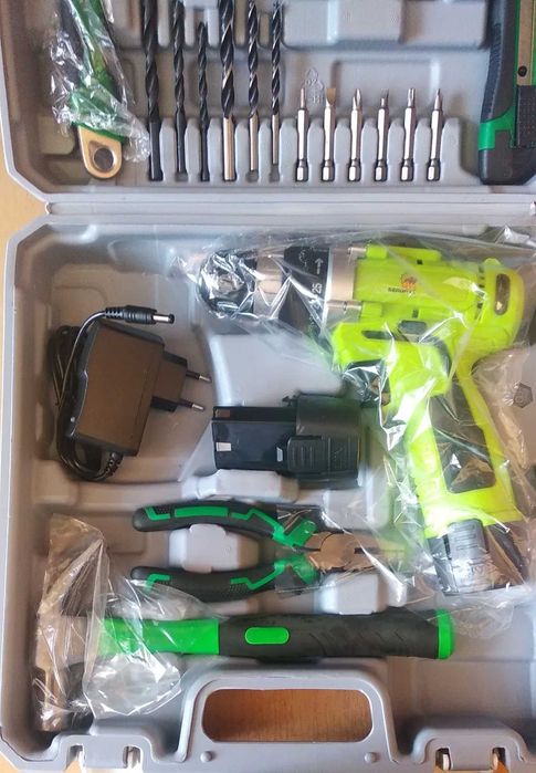 Шуруповерт С большим набором МИНСК МТЗ Белорус 12В 2Ак