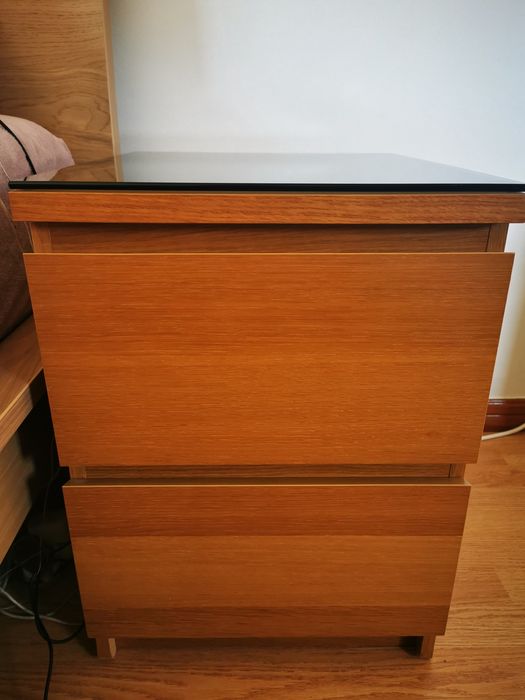 Mesa de Cabeceira Malm