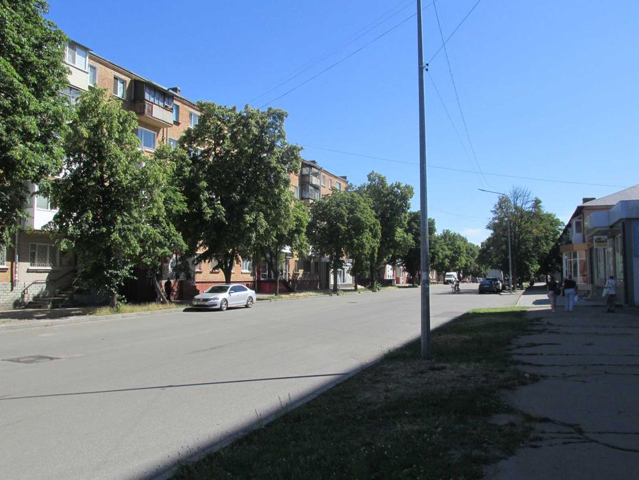 Продам 3 к. кв., р-н Центр-Центр. ринок  -зручно під магазин