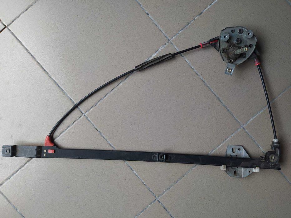 Склопідіймач механічний правий (R) Volkswagen Т-4