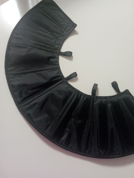 Післяопераційний воротник для собаки