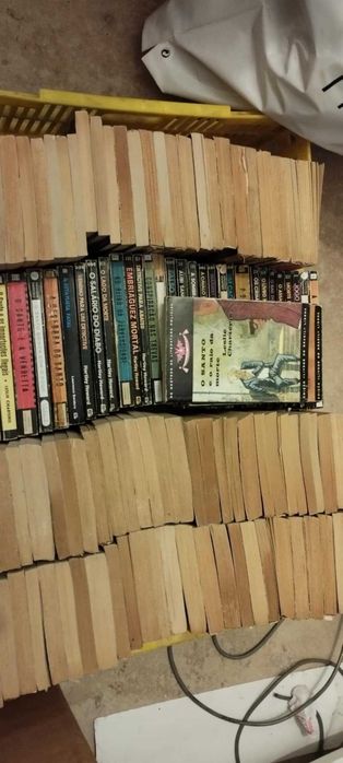 Livros variados, antigos e muito antigos ( Anúncio nº1 )