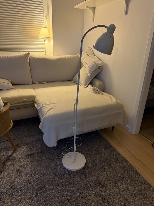 Lampa podłogowa stojąca Ikea biala