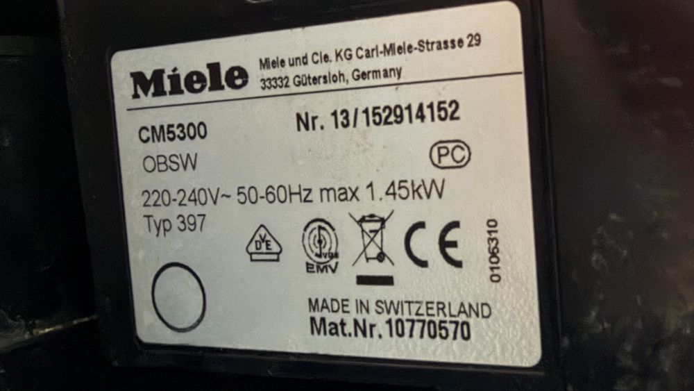 Кавомашина Miele CM5300 + молочний термос та хімія. З Англії