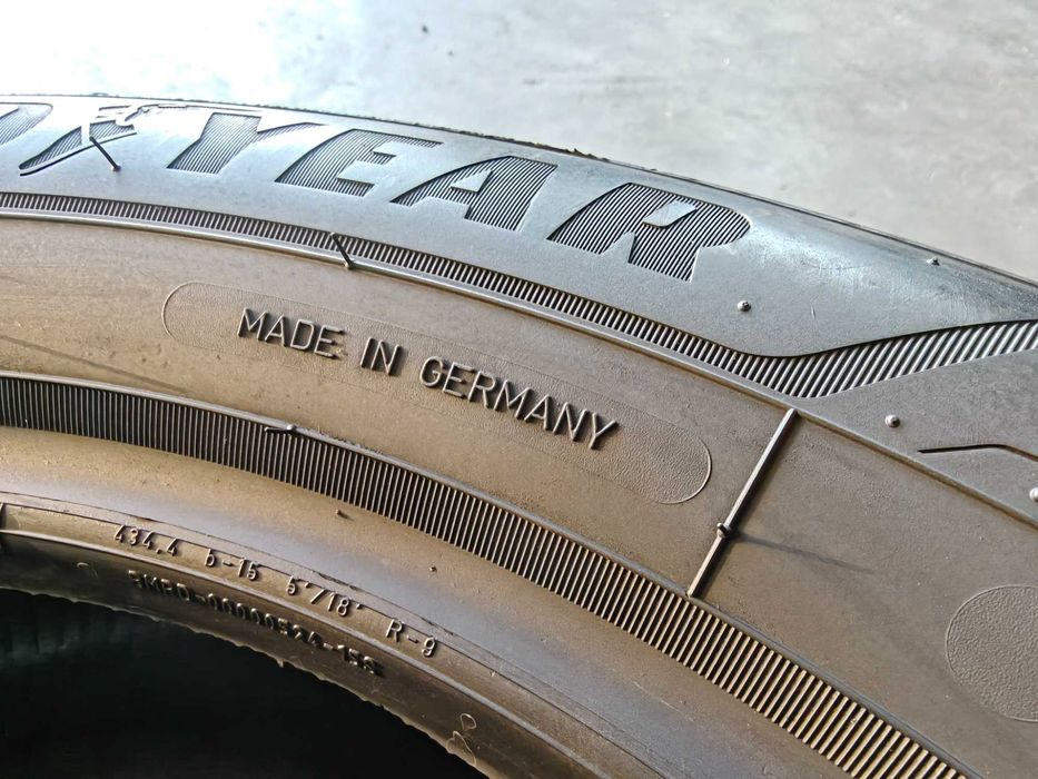 R17 225/55 шини зимові вживані імпортні GoodYear Ultraprip Performance рік25 виробництво Германія