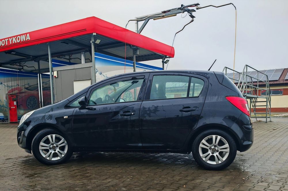 Opel Corsa D 2011r