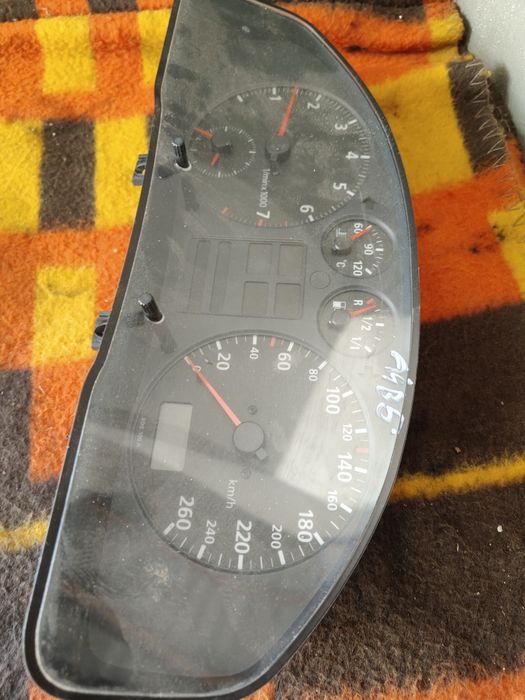 Licznik audi A4 b5 benzyna