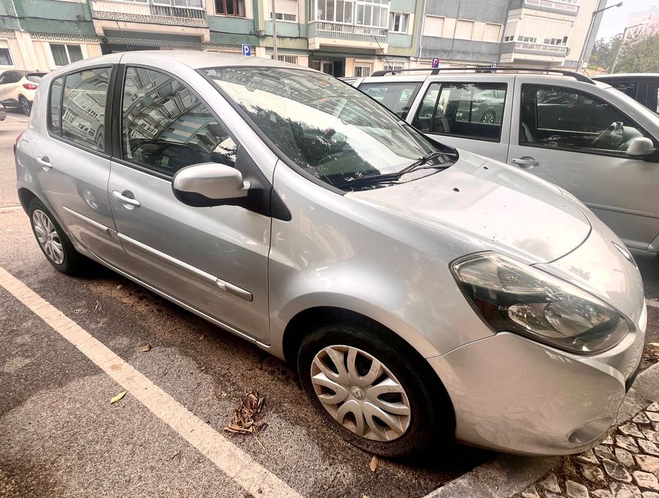 Carro Renault Clio 2010