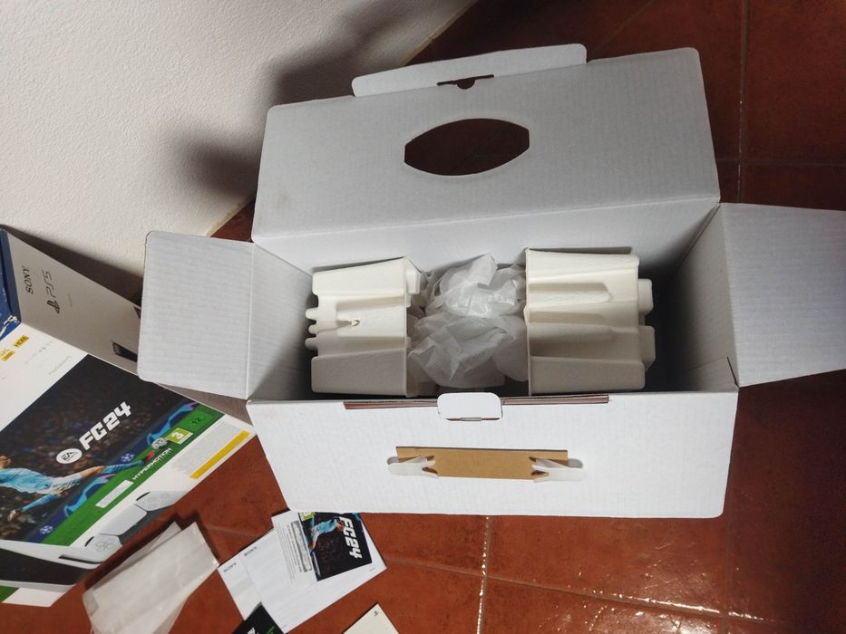 Caixa apenas caixa com manuais da consola Sony PS5 PlayStation 5